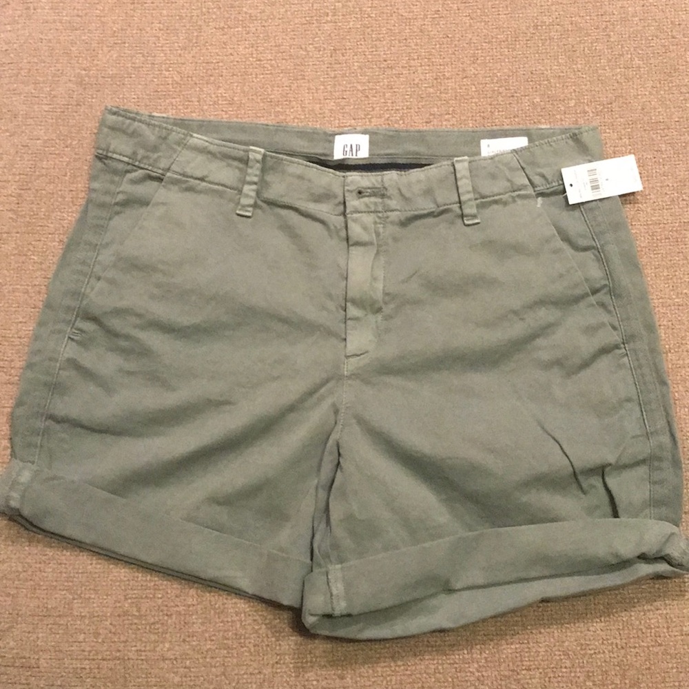 Girlfriend chino shorts